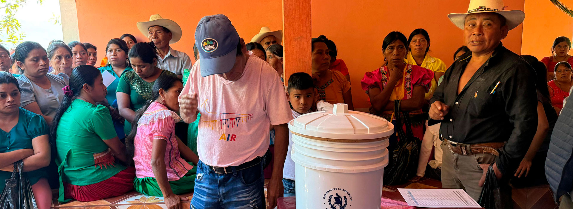 MIDES BENEFICIA A 140 FAMILIAS CON FILTROS DE AGUA EN SACAPULAS, QUICHÉ